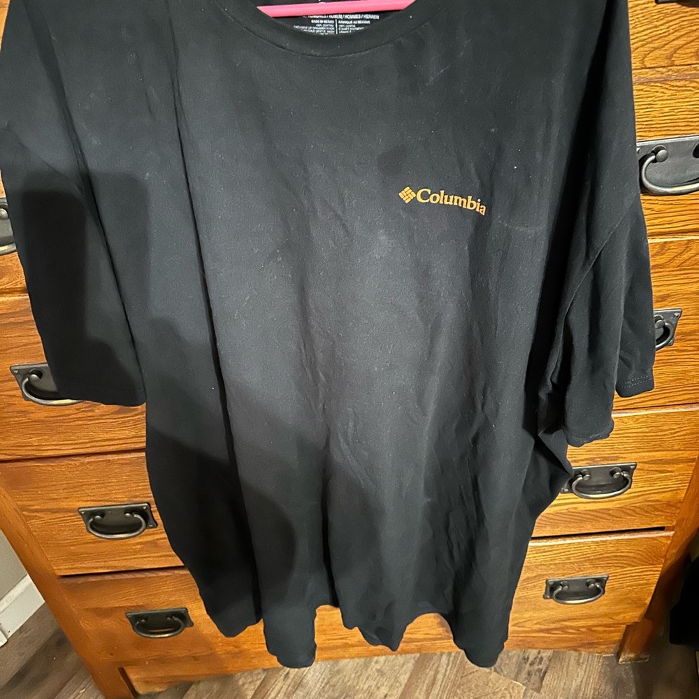 Columbia Black Short Sleeve Tee Classic Crew Neck